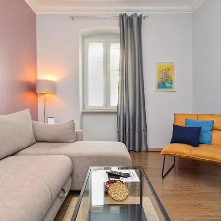 Ferienwohnung Fuer 4 Personen Ca 55 Qm In Pula, Istrien Istrische Riviera - B53022 * Pula