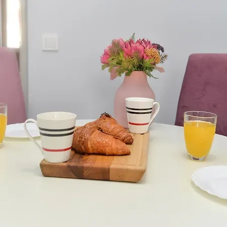 Apartment Ferienwohnung Fuer 4 Personen Ca 55 Qm In Pula, Istrien Istrische Riviera - B53022 *