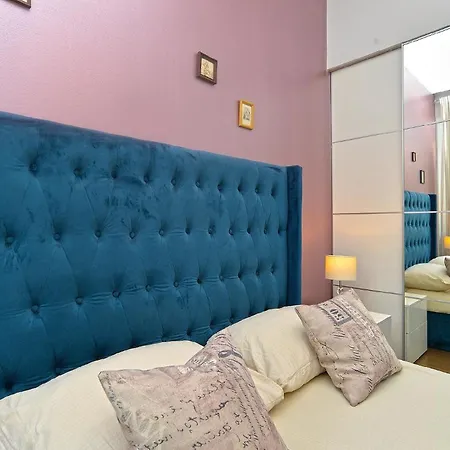 Ferienwohnung Fuer 4 Personen Ca 55 Qm In Pula, Istrien Istrische Riviera - B53022 Apartment